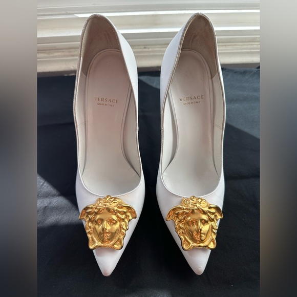 Versace White & Gold Pointed Toe Heels Medusa Head - Picture 5 of 10